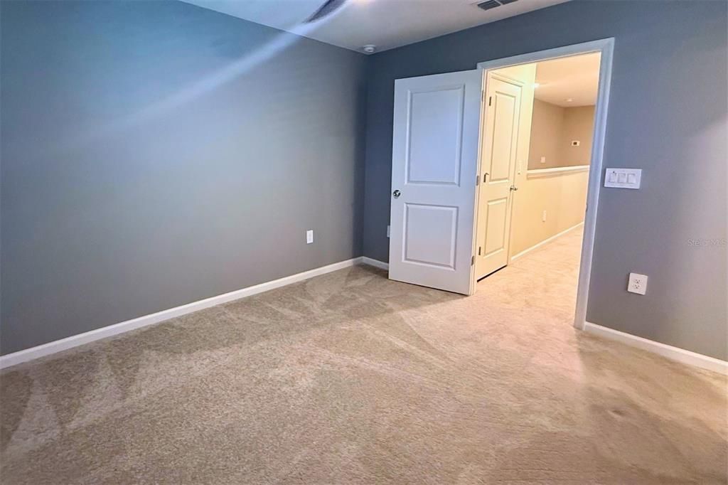 For Rent: $1,750 (3 beds, 2 baths, 1828 Square Feet)