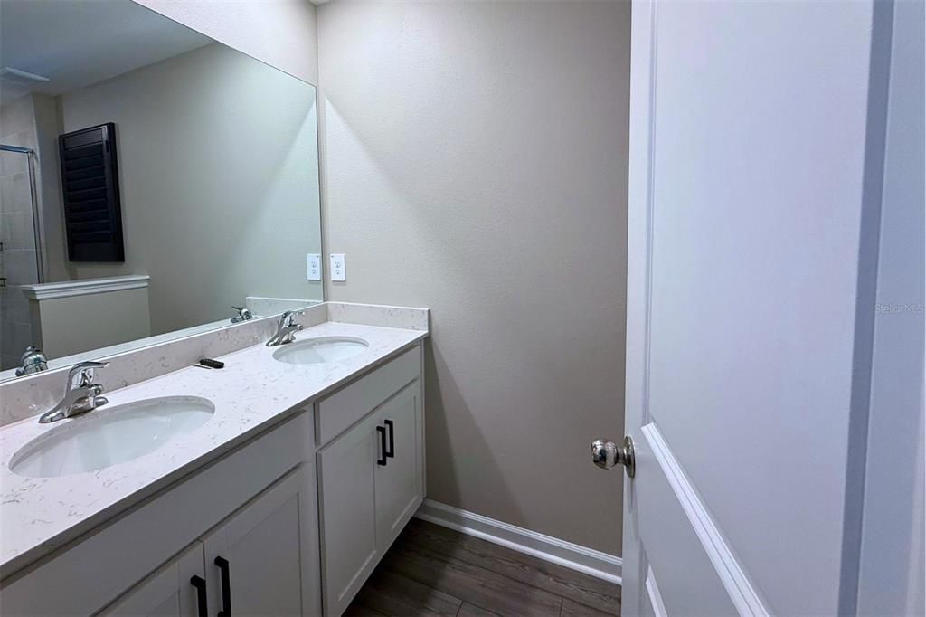 For Rent: $1,750 (3 beds, 2 baths, 1828 Square Feet)
