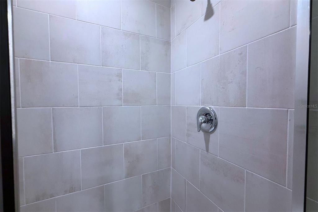 For Rent: $1,750 (3 beds, 2 baths, 1828 Square Feet)