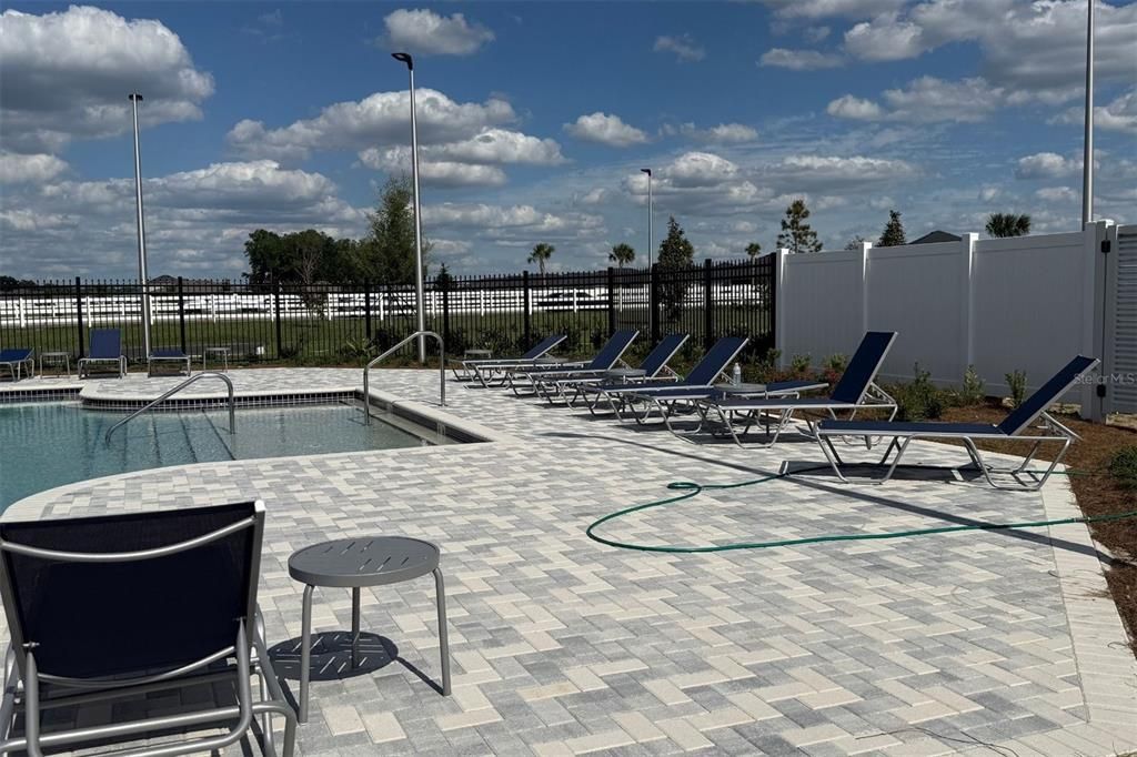 For Rent: $1,750 (3 beds, 2 baths, 1828 Square Feet)