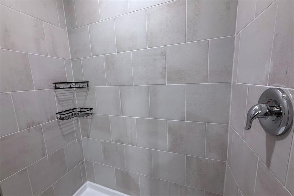 For Rent: $1,750 (3 beds, 2 baths, 1828 Square Feet)