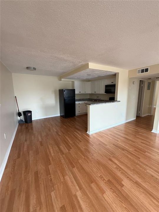 For Sale: $65,000 (2 beds, 1 baths, 850 Square Feet)