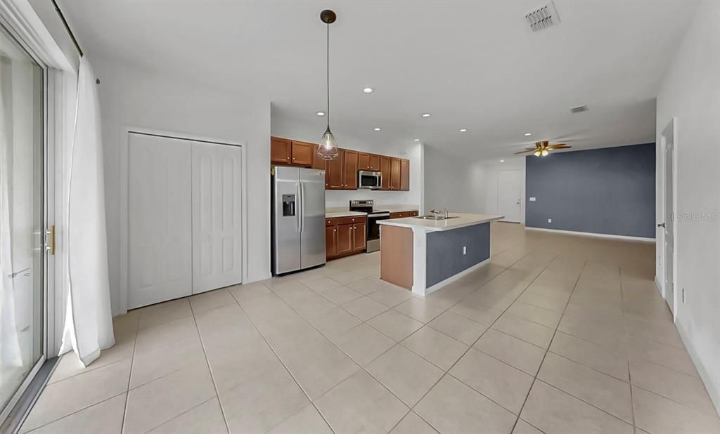 For Rent: $2,000 (3 beds, 2 baths, 1822 Square Feet)