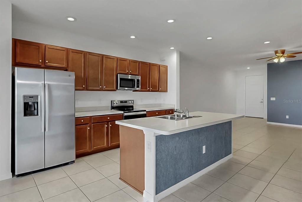 For Rent: $2,000 (3 beds, 2 baths, 1822 Square Feet)