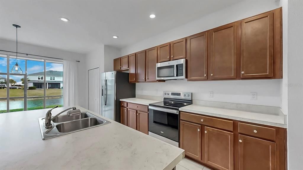 For Rent: $2,000 (3 beds, 2 baths, 1822 Square Feet)