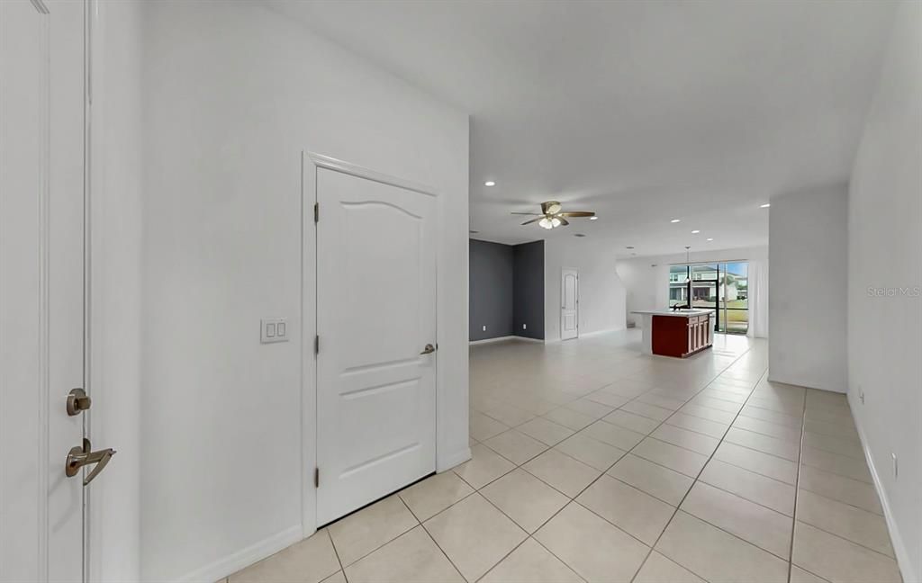 For Rent: $2,000 (3 beds, 2 baths, 1822 Square Feet)