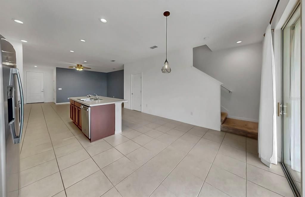 For Rent: $2,000 (3 beds, 2 baths, 1822 Square Feet)
