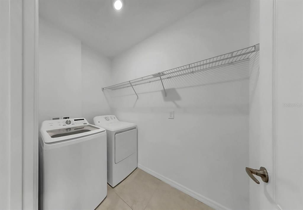 For Rent: $2,000 (3 beds, 2 baths, 1822 Square Feet)
