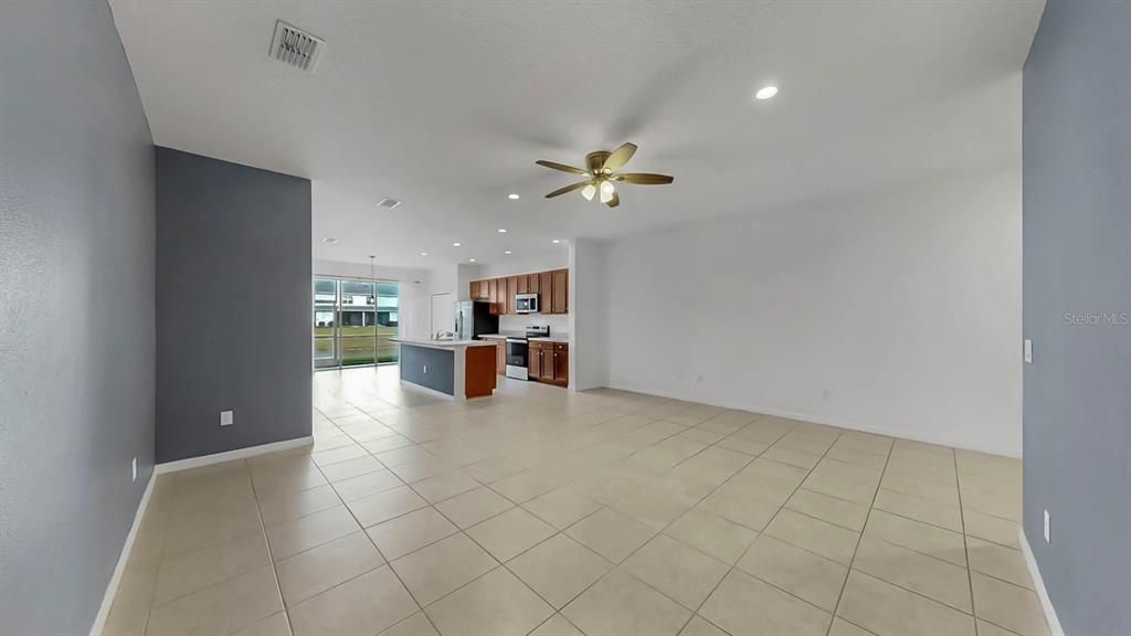 For Rent: $2,000 (3 beds, 2 baths, 1822 Square Feet)