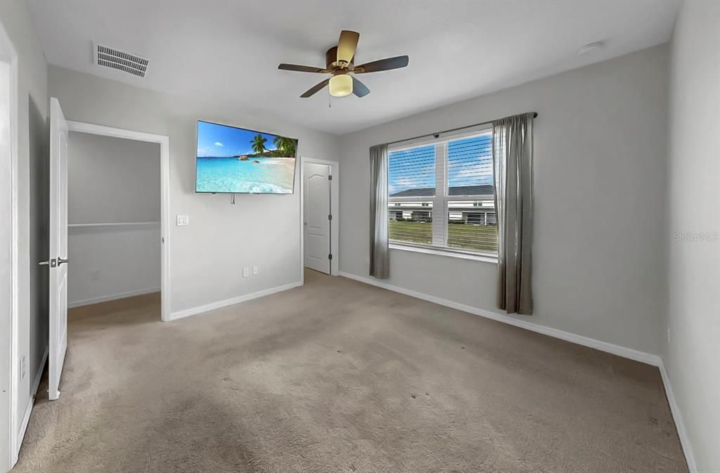 For Rent: $2,000 (3 beds, 2 baths, 1822 Square Feet)
