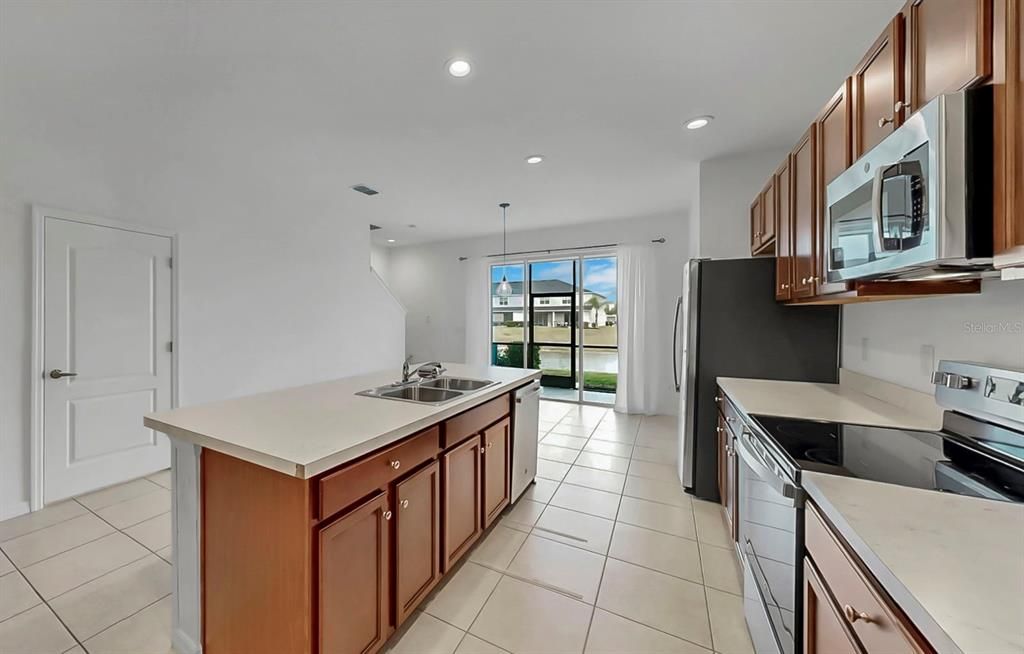 For Rent: $2,000 (3 beds, 2 baths, 1822 Square Feet)