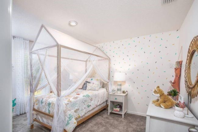 На продажу: $279,900 (4 спален, 2 ванн, 1876 Квадратных фут)