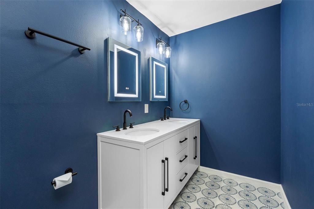 For Sale: $354,900 (2 beds, 2 baths, 1547 Square Feet)