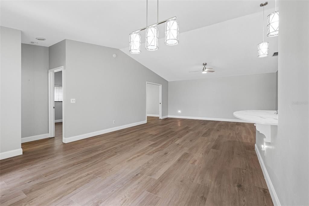 For Sale: $354,900 (2 beds, 2 baths, 1547 Square Feet)