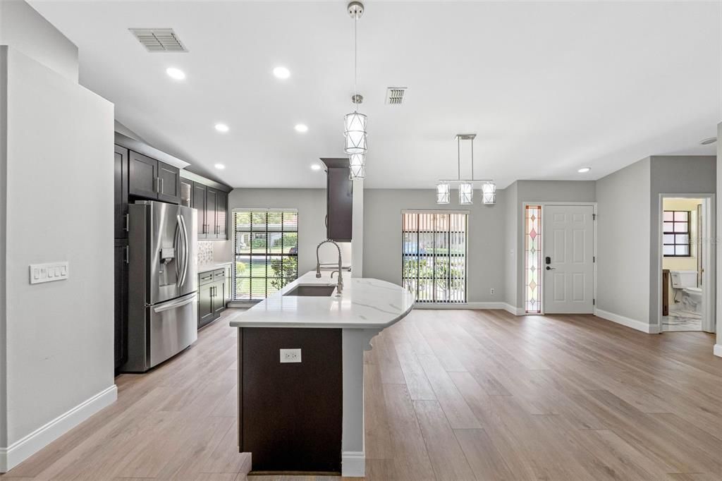 For Sale: $354,900 (2 beds, 2 baths, 1547 Square Feet)