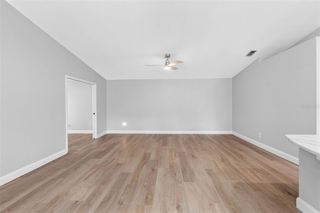For Sale: $354,900 (2 beds, 2 baths, 1547 Square Feet)