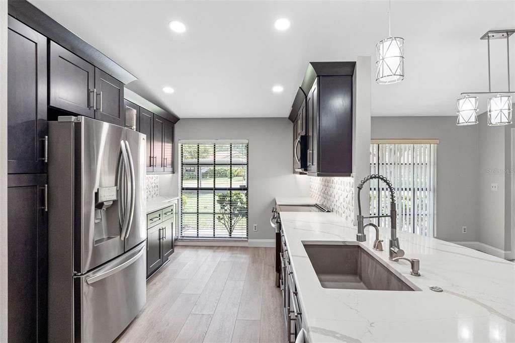 For Sale: $354,900 (2 beds, 2 baths, 1547 Square Feet)