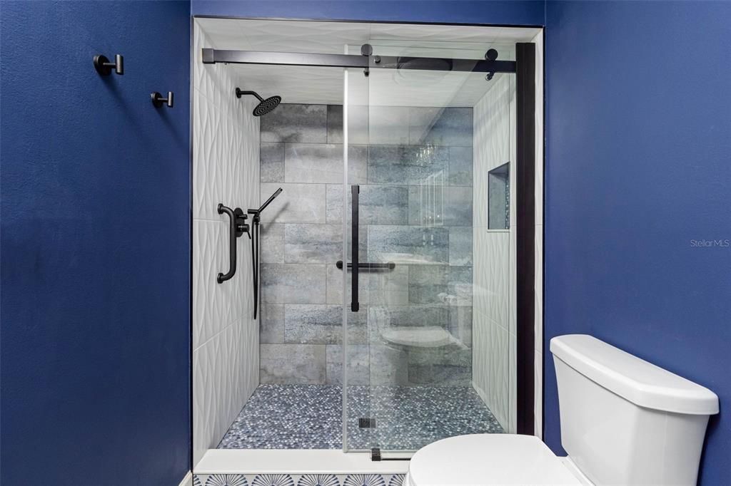 For Sale: $354,900 (2 beds, 2 baths, 1547 Square Feet)
