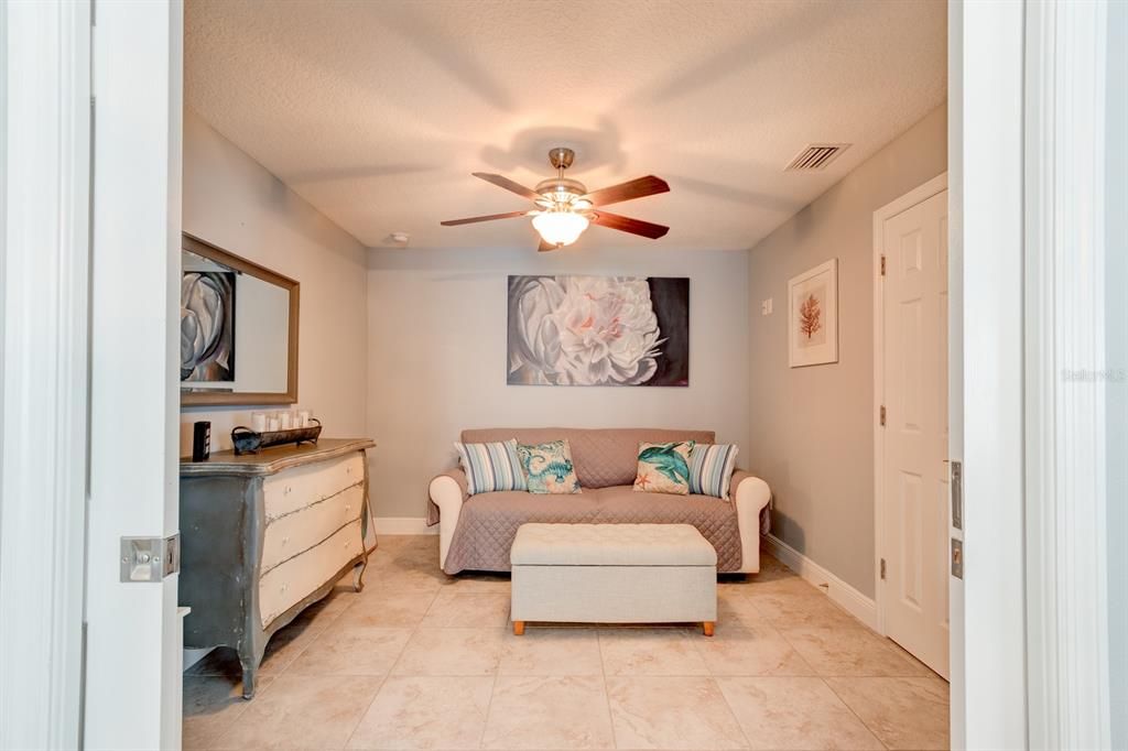 For Sale: $325,000 (3 beds, 2 baths, 1356 Square Feet)