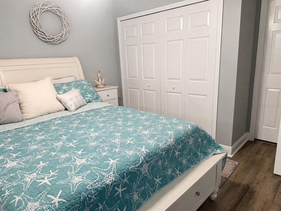For Sale: $325,000 (3 beds, 2 baths, 1356 Square Feet)