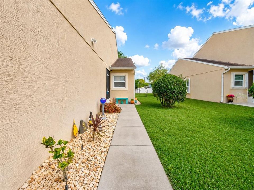For Sale: $325,000 (3 beds, 2 baths, 1356 Square Feet)