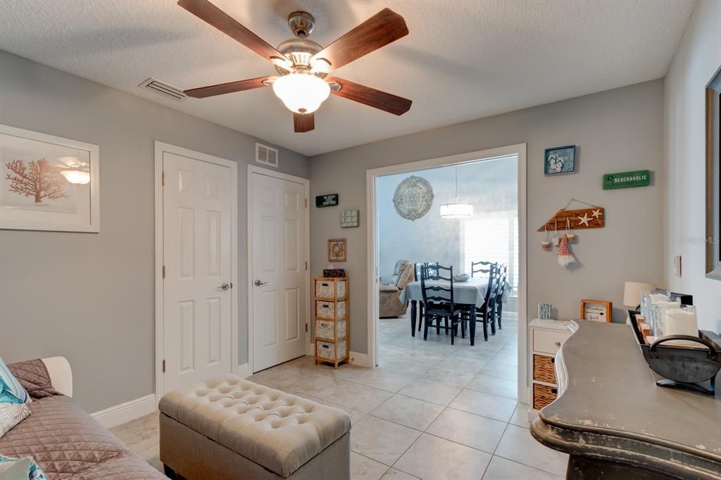 For Sale: $325,000 (3 beds, 2 baths, 1356 Square Feet)