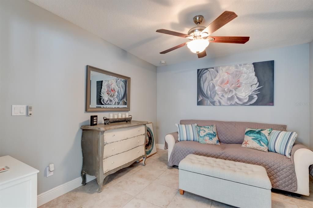 For Sale: $325,000 (3 beds, 2 baths, 1356 Square Feet)