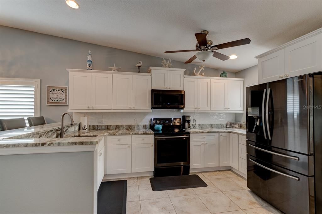 For Sale: $325,000 (3 beds, 2 baths, 1356 Square Feet)