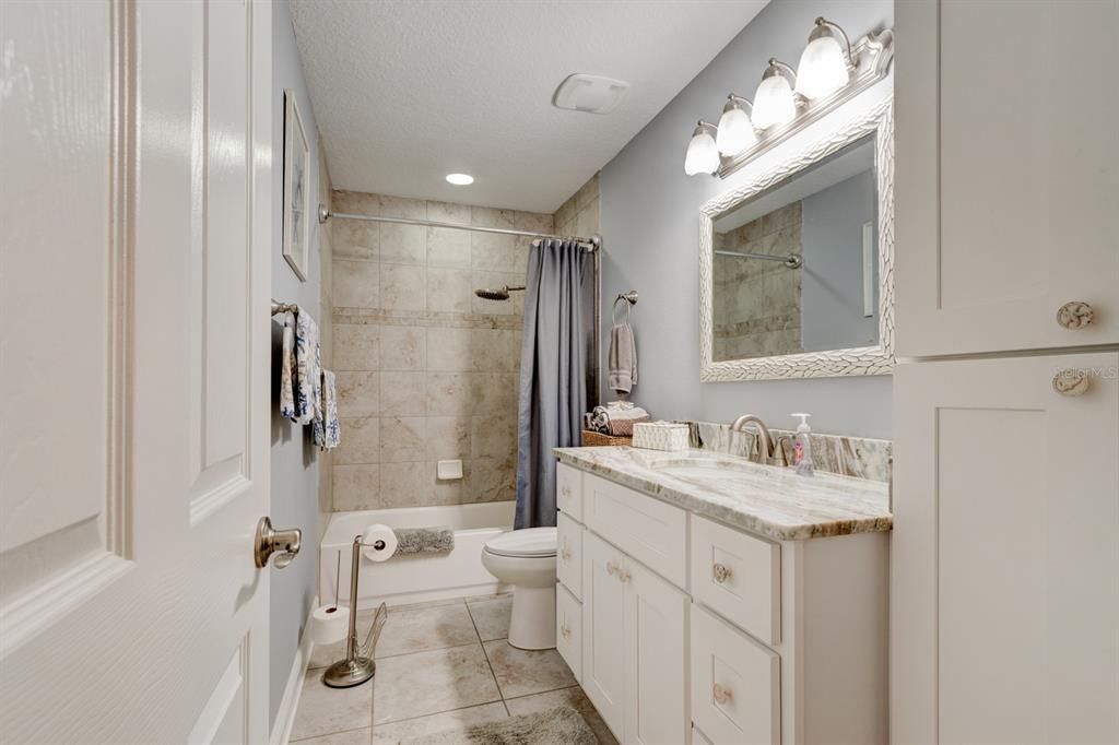 For Sale: $325,000 (3 beds, 2 baths, 1356 Square Feet)