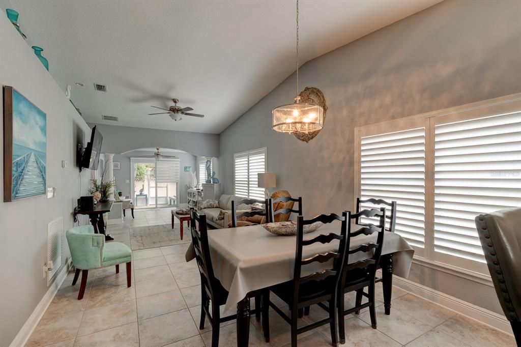 For Sale: $325,000 (3 beds, 2 baths, 1356 Square Feet)