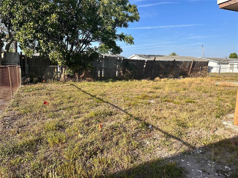For Sale: $220,000 (2 beds, 1 baths, 980 Square Feet)