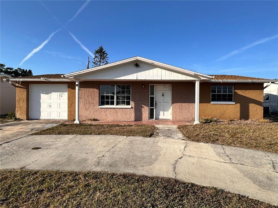 For Sale: $220,000 (2 beds, 1 baths, 980 Square Feet)