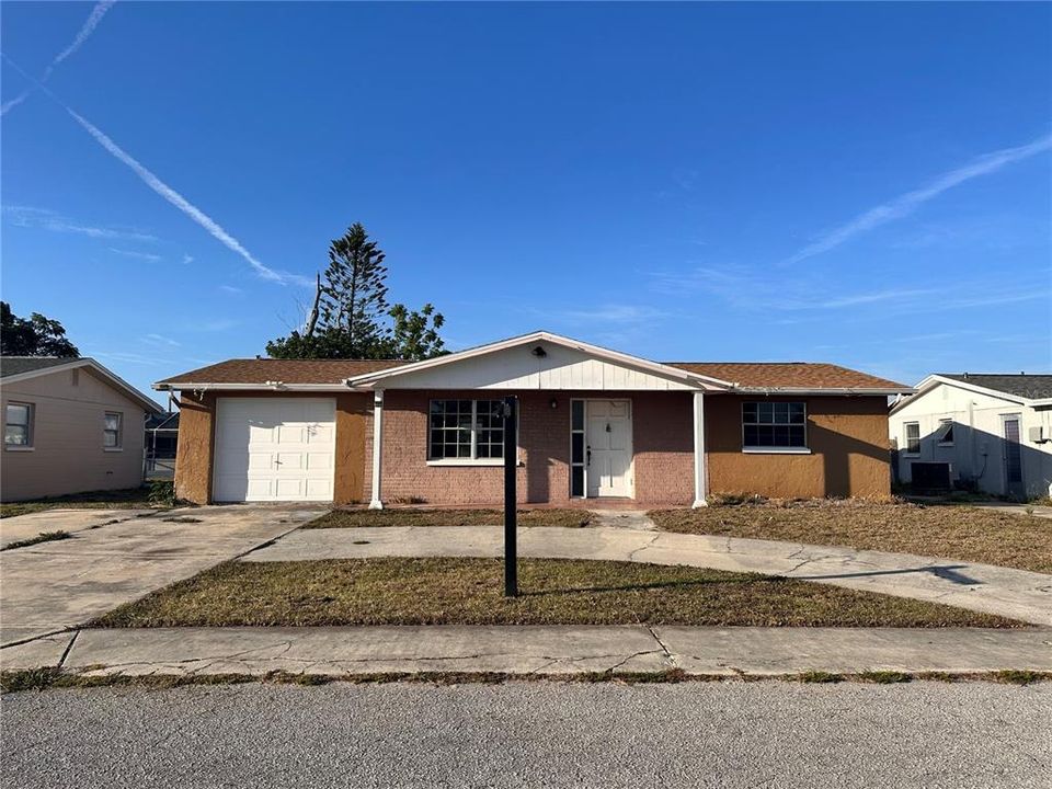 For Sale: $220,000 (2 beds, 1 baths, 980 Square Feet)