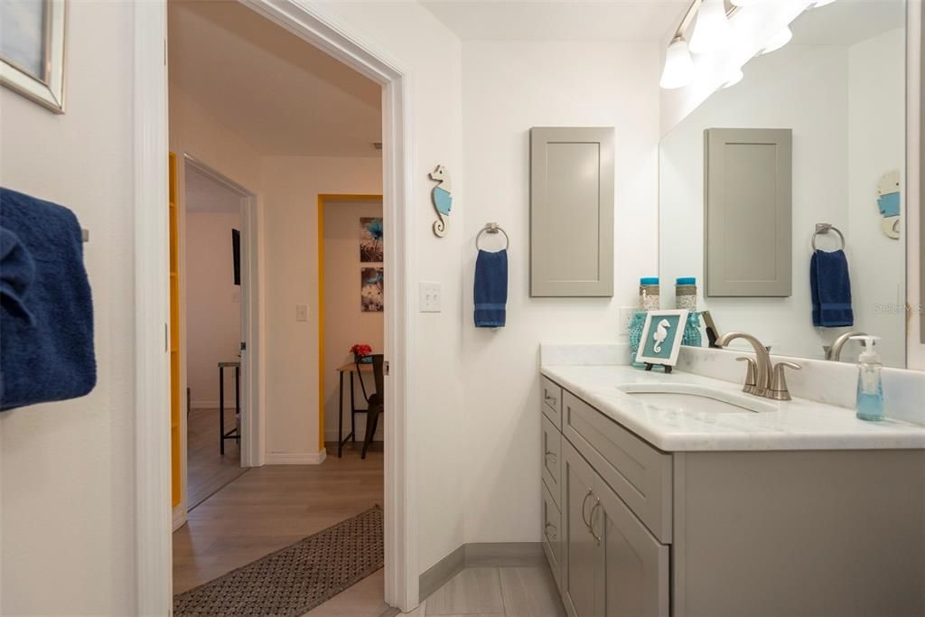En Venta: $323,000 (4 camas, 2 baños, 1109 Pies cuadrados)