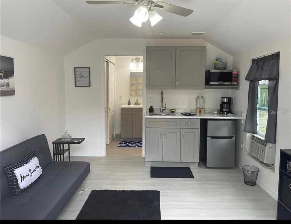 En Venta: $323,000 (4 camas, 2 baños, 1109 Pies cuadrados)