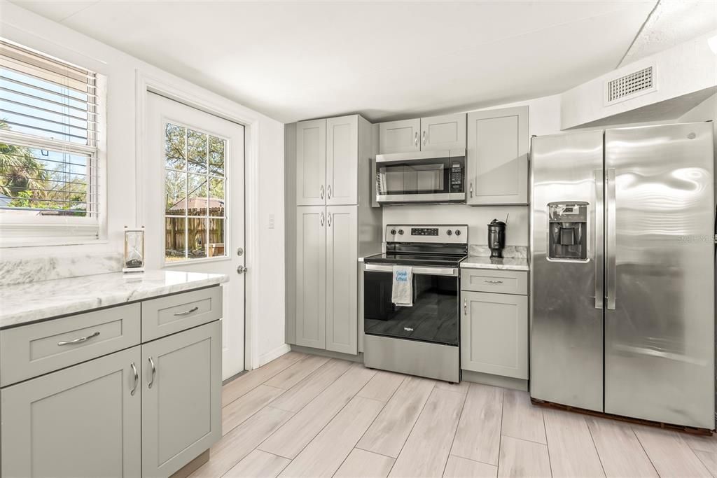 En Venta: $323,000 (4 camas, 2 baños, 1109 Pies cuadrados)