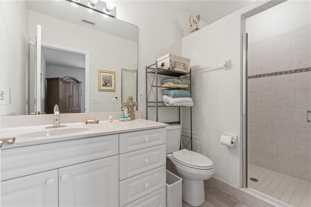 For Sale: $550,000 (3 beds, 3 baths, 2100 Square Feet)