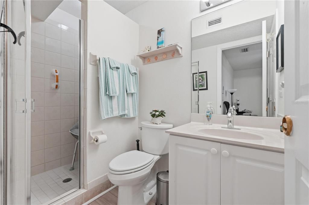 For Sale: $550,000 (3 beds, 3 baths, 2100 Square Feet)