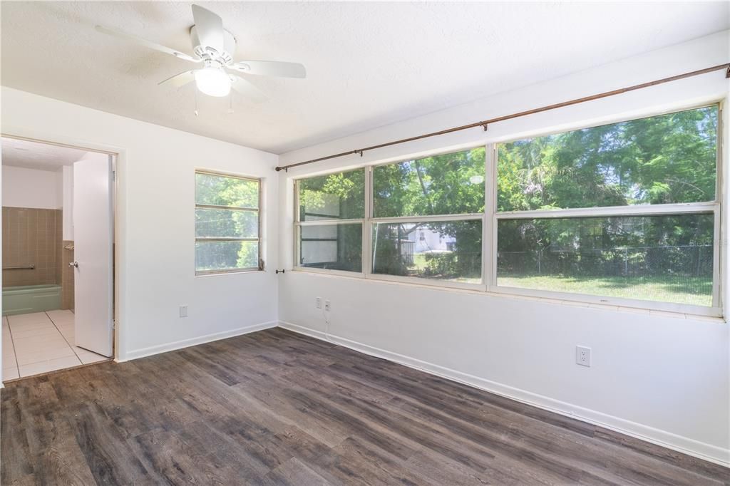 For Sale: $199,900 (3 beds, 2 baths, 1212 Square Feet)