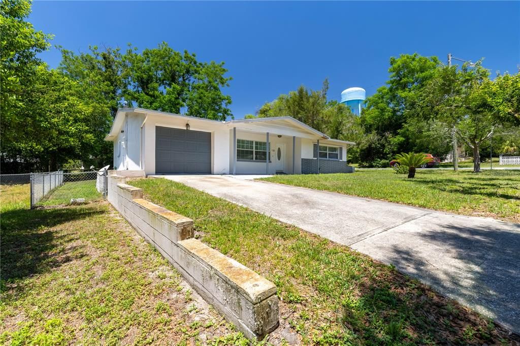 For Sale: $199,900 (3 beds, 2 baths, 1212 Square Feet)