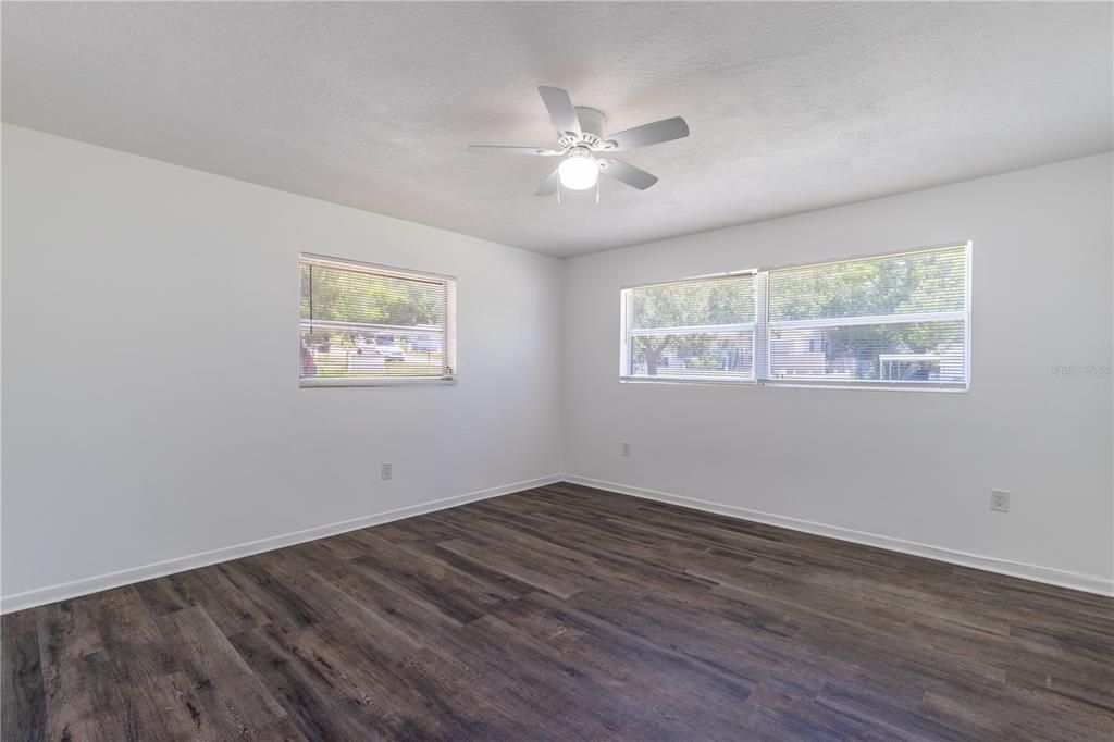 For Sale: $199,900 (3 beds, 2 baths, 1212 Square Feet)