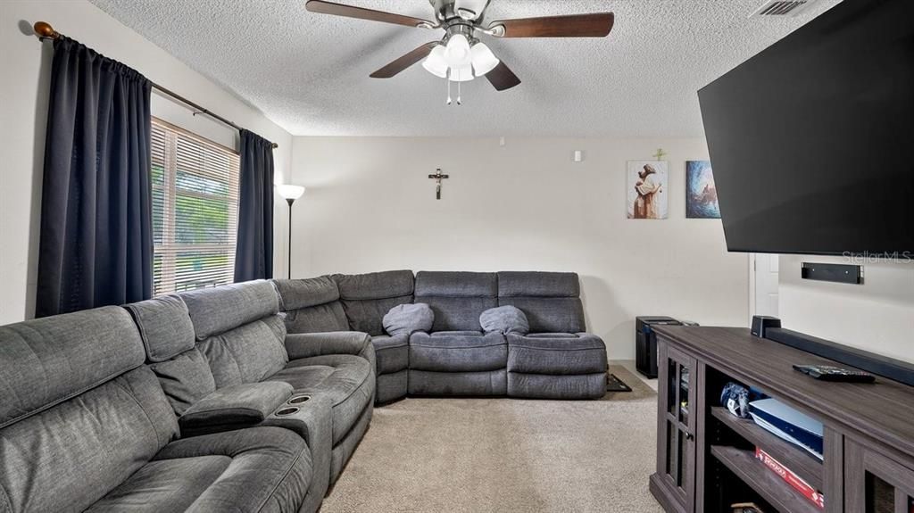 For Sale: $249,900 (3 beds, 1 baths, 1000 Square Feet)