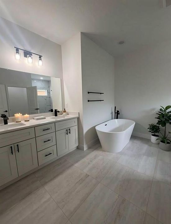 For Rent: $2,000 (4 beds, 2 baths, 1833 Square Feet)