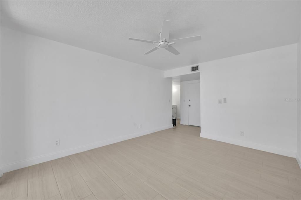For Rent: $3,150 (2 beds, 2 baths, 1274 Square Feet)