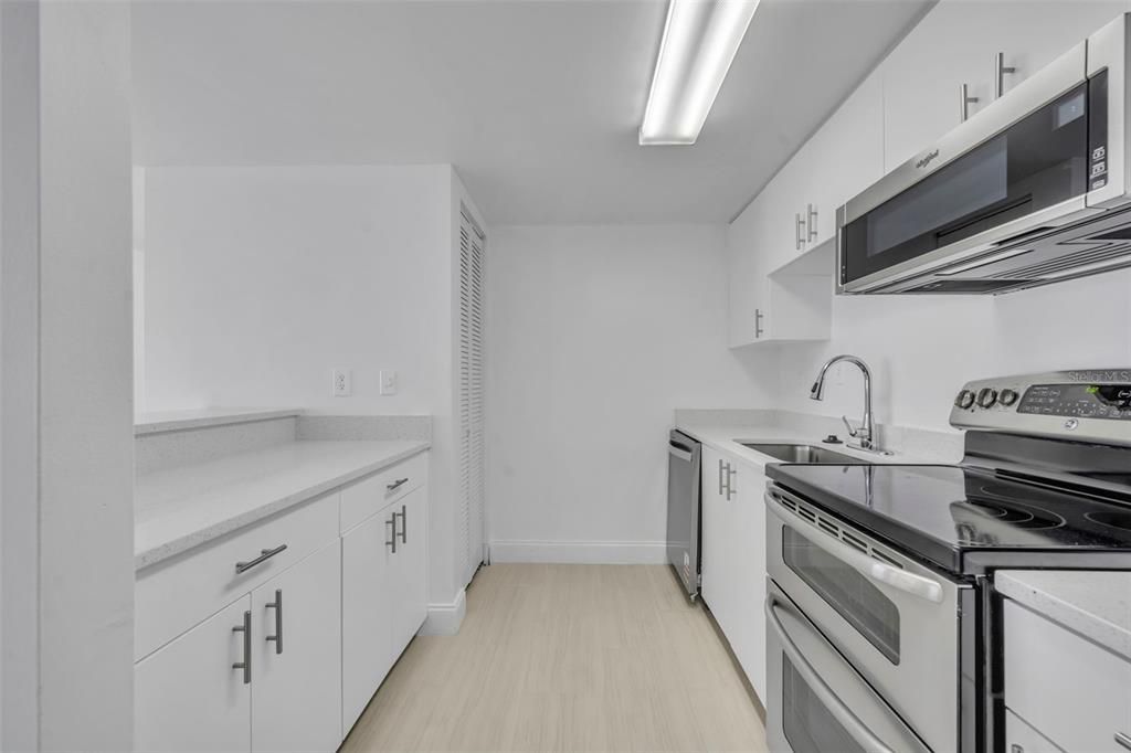 For Rent: $3,150 (2 beds, 2 baths, 1274 Square Feet)