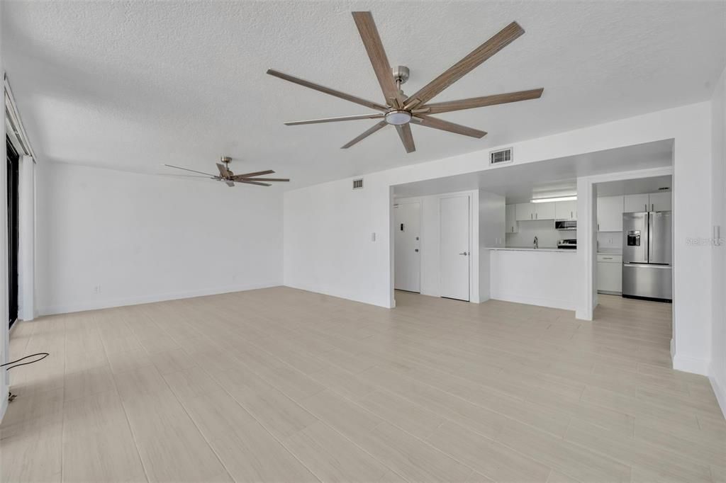 For Rent: $3,150 (2 beds, 2 baths, 1274 Square Feet)