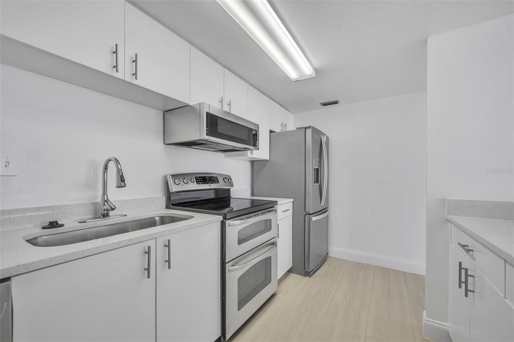 For Rent: $3,150 (2 beds, 2 baths, 1274 Square Feet)