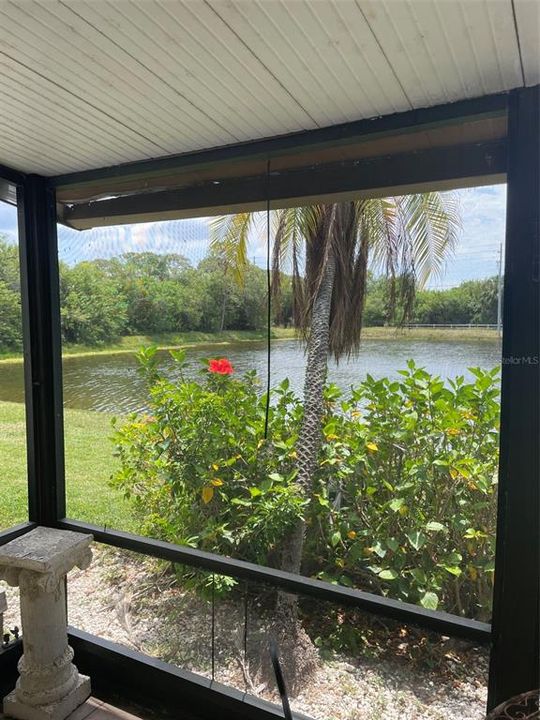 For Sale: $154,500 (2 beds, 2 baths, 1100 Square Feet)