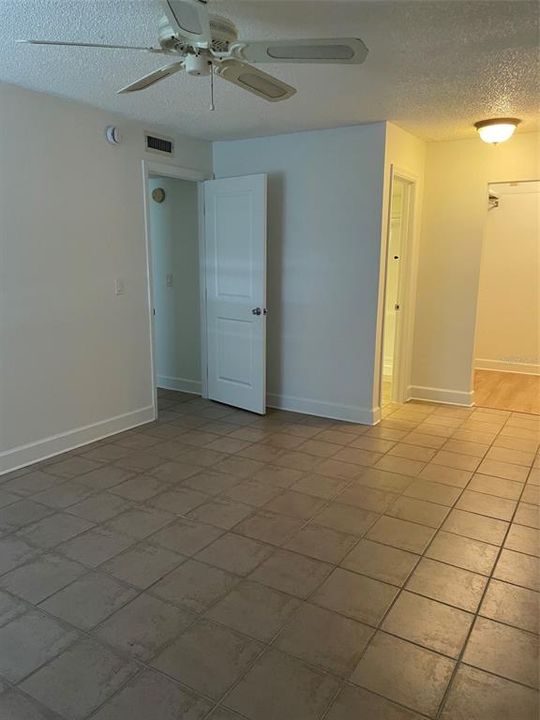 For Sale: $154,500 (2 beds, 2 baths, 1100 Square Feet)