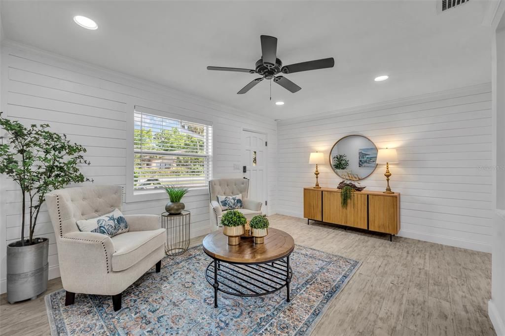 For Sale: $379,000 (2 beds, 2 baths, 1323 Square Feet)